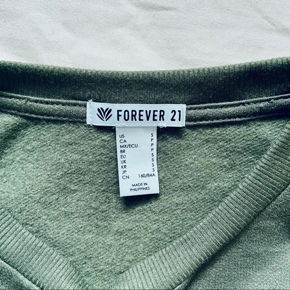 Forever 21 • Army Green Active Sweatshirt - Picture 2 of 13